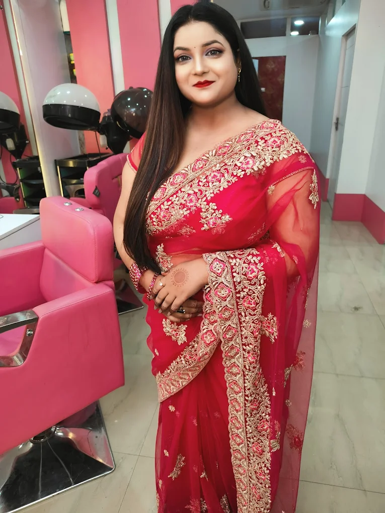 Salon Saree Look
